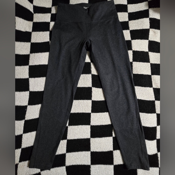 Old Navy Pants - Old Navy go dry active leggings size large